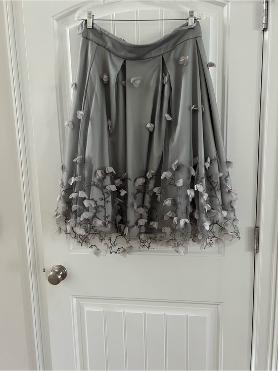 Eliza J Dresses & Skirts - Eliza J Grey Floral 3D Appliqué Circle Skirt